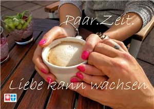 Die Hand eines Mannes und die Hand einer Frau halten sich fest Die Hand eines Mannes und die Hand einer Frau halten sich fest