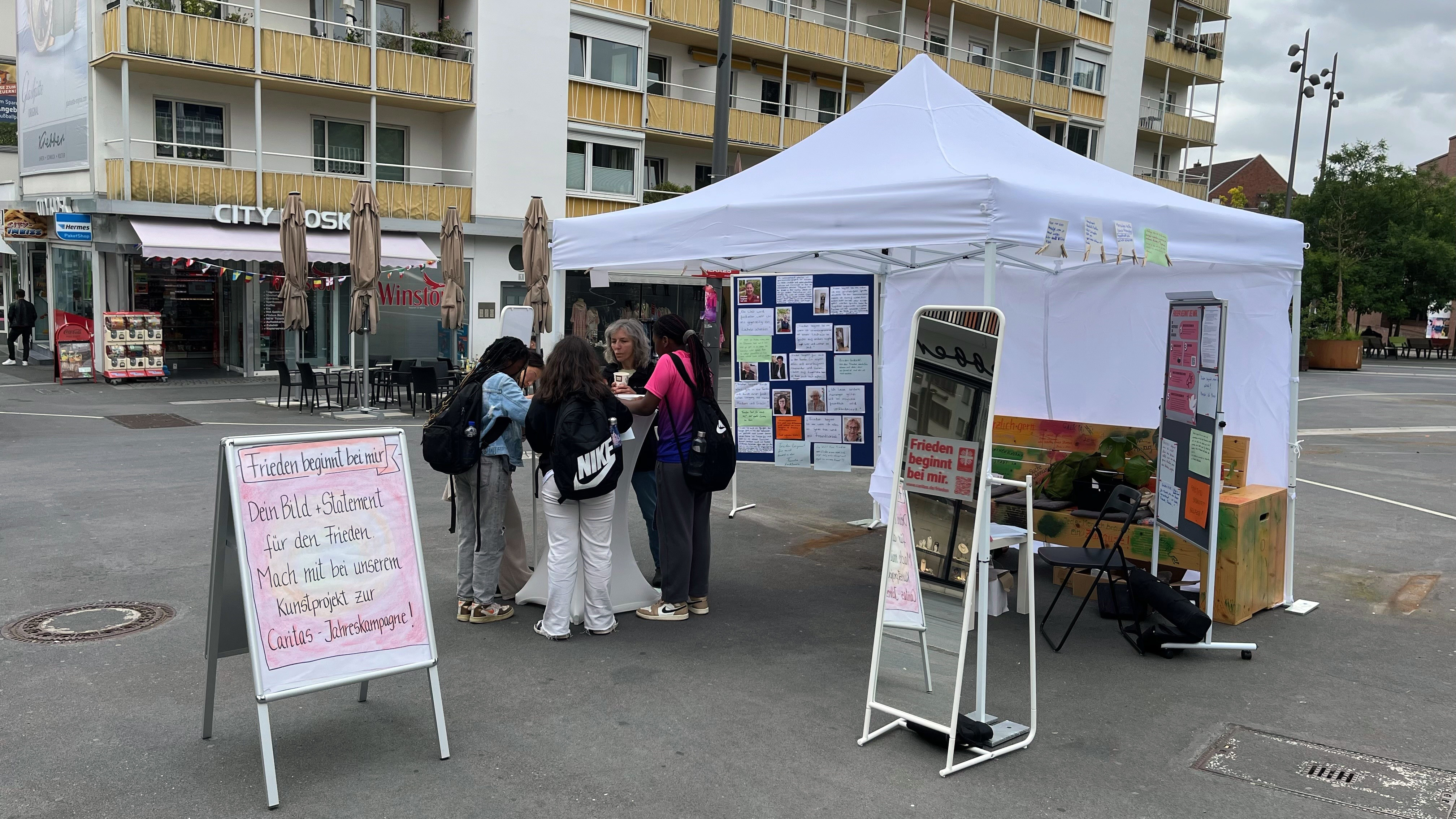 Caritas Mönchengladbach Spiegelaktion Zelt