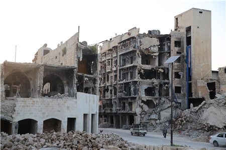 Zerstörte Häuser in einer syrischen Stadt.