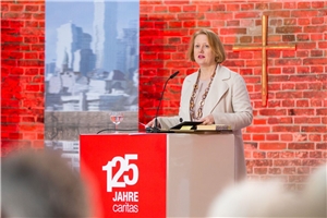 Bundesministerin für Familie, Senioren, Frauen und Jugend Lisa Paus, MdB spricht beim Festakt zum 125. Jubiläum des Deutschen Caritasverbandes