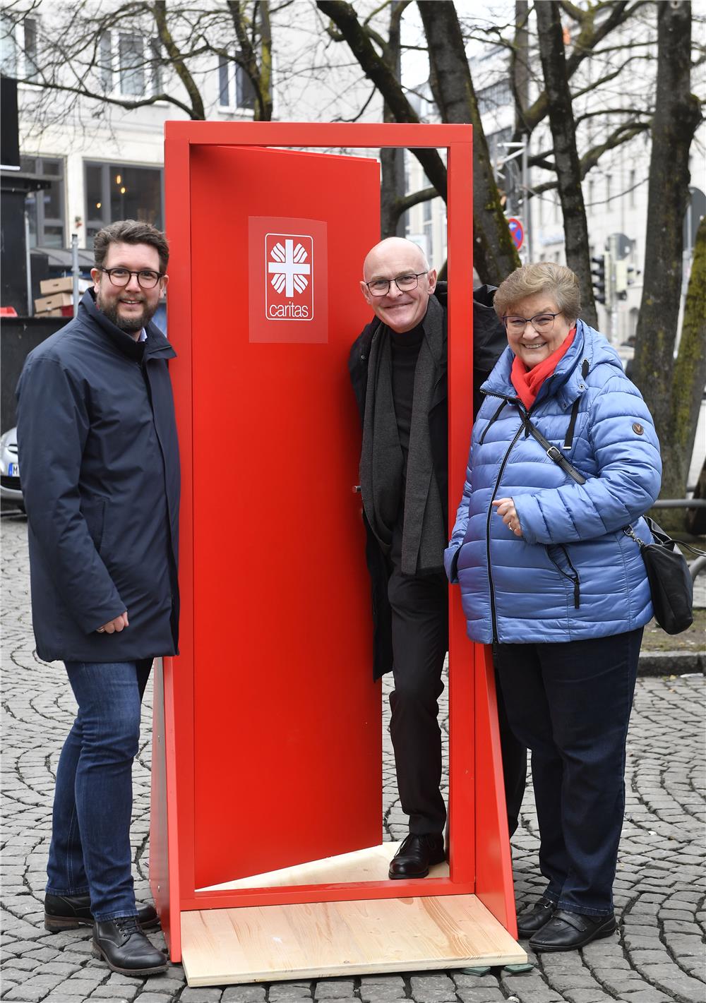 Caritasdirektor Prof. Dr. Hermann Sollfrank, Vorständin Gabriele Stark-Angermeier und Vorstand Thomas Schwarz zeigten sich zufrieden mit dem Erfolg des ersten Sozialspazierganges.