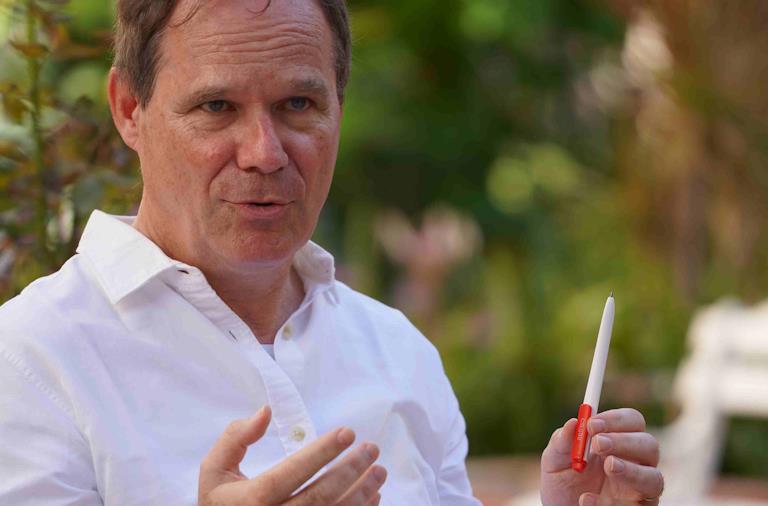 Oliver Müller beim Sprechen.
