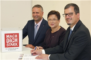Der Vorstand des DiCV Rottenburg-Stuttgart bei der Unterzeichnung