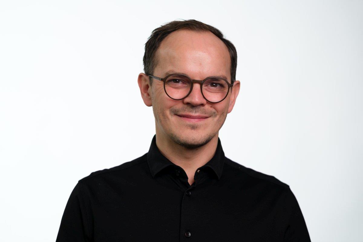 Porträtfoto des Einsamkeitsforscher Martin Gibson-Kunze.