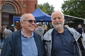 Hubert Lillemeier (links) und Friedhelm Lülsdorf engagieren sich in Witten ehrenamtlich als so genannte Nachbarschaftshelfer. 