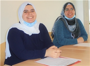 Mariam und Fatima sind schon im zweiten Ausbildungsjahr in Daun.