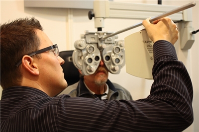 Untersuchung beim Optiker