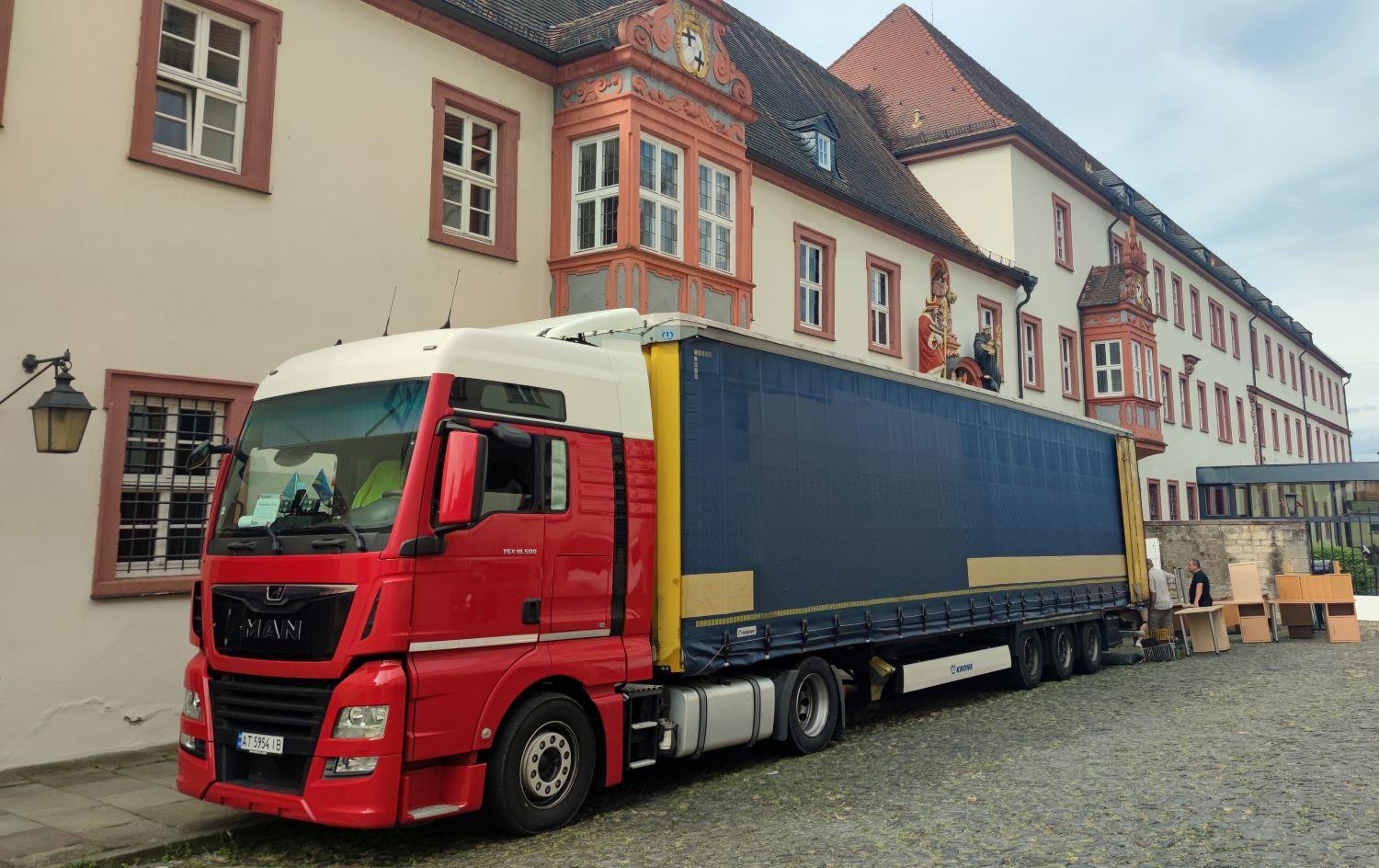 Transporter für Iwano Frankiwsk vor Prieserseminar