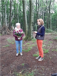 Abschied im Wald Barbara Zilligen und Bettina Goebel beim "Abschied im Wald"