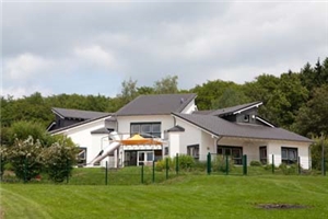 Familienzentrum Die Gute Hand Eine Außenaufnahme der Integrativen Kindertagesstätte des Familienzentrums Die Gute Hand