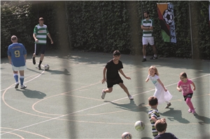 Nachwuchs Caritas-Cup Kinder der Mitarbeiter kicken auch - Nachwuchsförderung beim Caritas-Cup