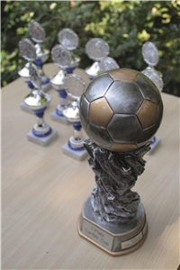 Sieger-Pokal beim Caritas-Cup Pokale für die Cup-Gewinner