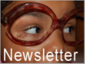 Newsletter Kindergesicht mit übergroßer Brille