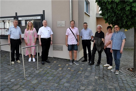 Die Verantwortlichen von Fulda und der Vorstand des Cv in Geisa haben sich in einer Linie aufgestellt.