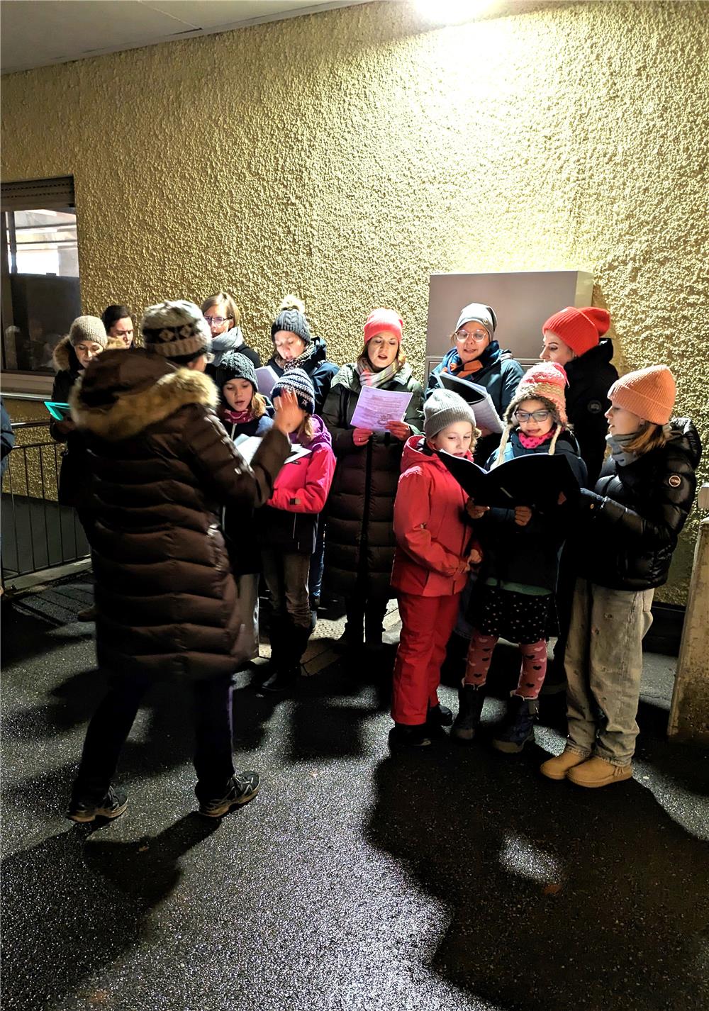 2024_12_08_Adventsfenster der Pfarrei Innstadt_Bild 1