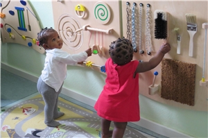 Spielende Kinder Spielende Kinder