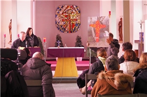 Bei der Kreuzwegandacht in der Kapelle des Caritas Zentrums in Mendig