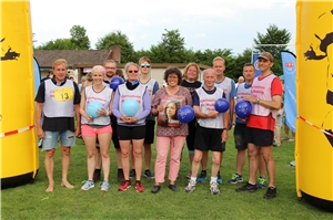 Kreislauf 2017 Mitarbeiter und Freunde des Caritashaus St. Walburg beim Staffellauf 2017