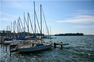 Segelboote im Hafen am gro�en Pl�ner See