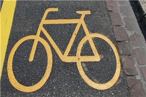 Fahrradfahren hält fit und ist eine energieeffiziente Alternative zum Auto - vor allem in der Sadt! 