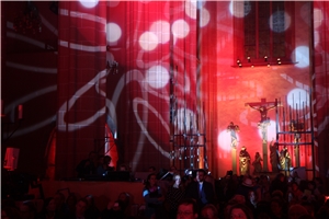 Lichtstimmung im Frankfurter Dom bei der Luminale 2014