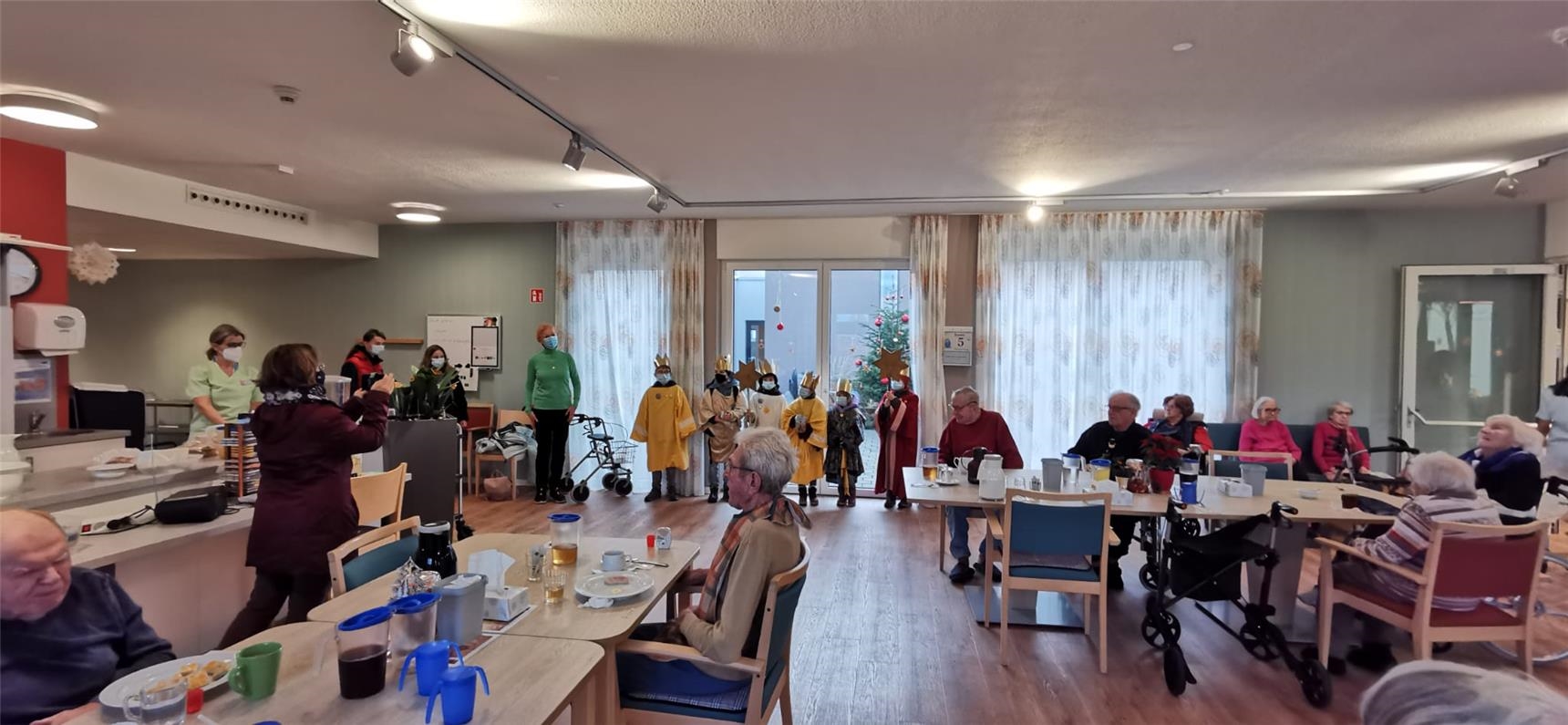 Sternsinger in der Pflege im Roteux-Quartier (Caritasverband für den Landkreis Emmendingen e.V.)