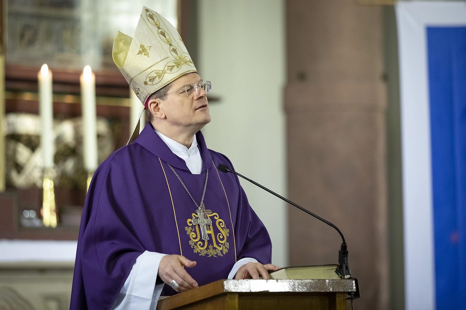 Bischof im Gottesdienst (DCV/Janine Schmitz)