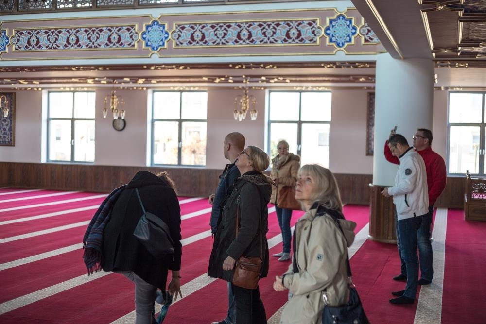 Führung durch die Merkez Moschee in Duisburg. (Mello Hakopians)