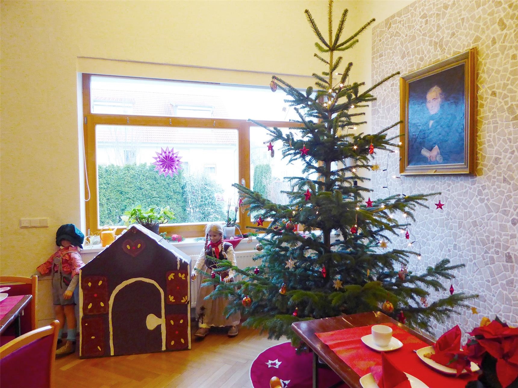 Unser diesjähriger Weihnachtsbaum (© APZ St. Elisabeth Erfurt)