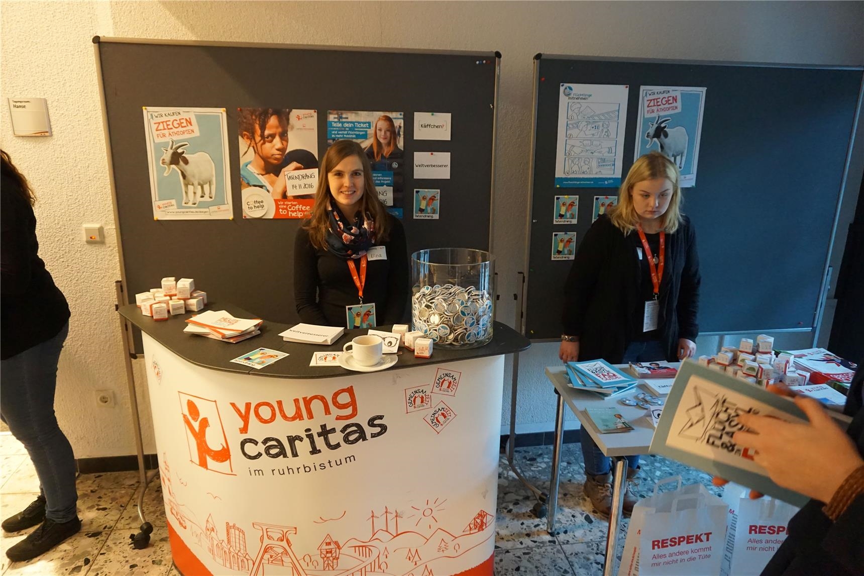 Infostand youngcaritas (Friederike Sahling)
