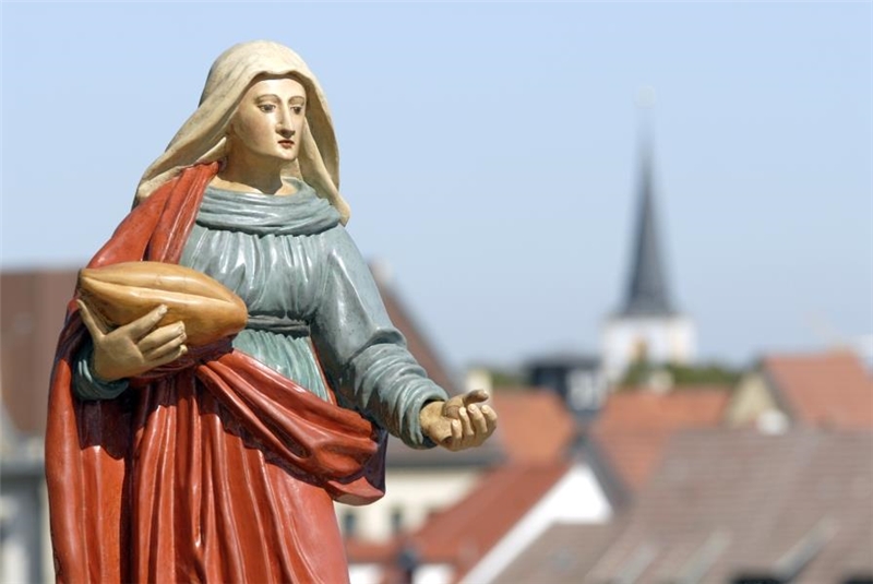 Skulptur Heilige Elisabeth von Thüringen