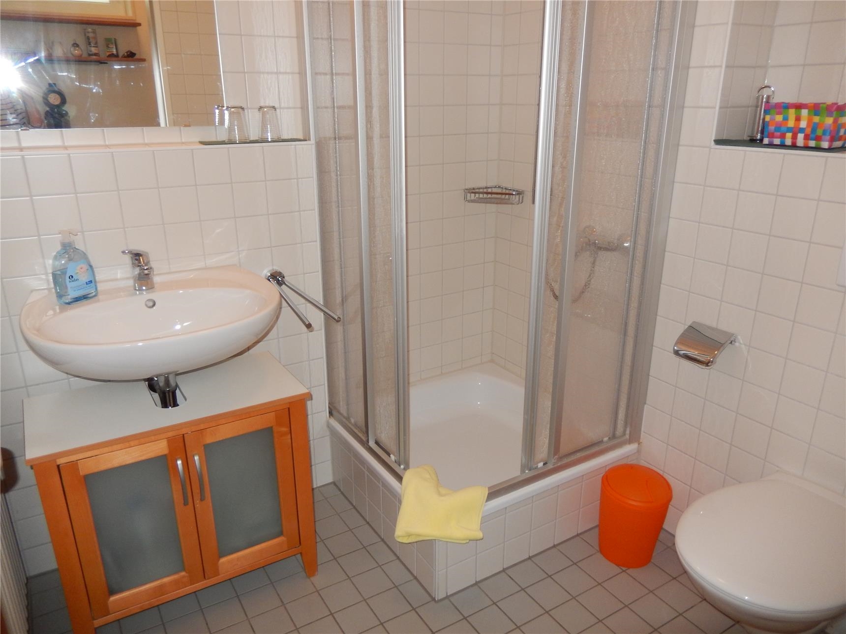 Gästezimmer - Badezimmer mit Dusche (Caritas Konstanz)