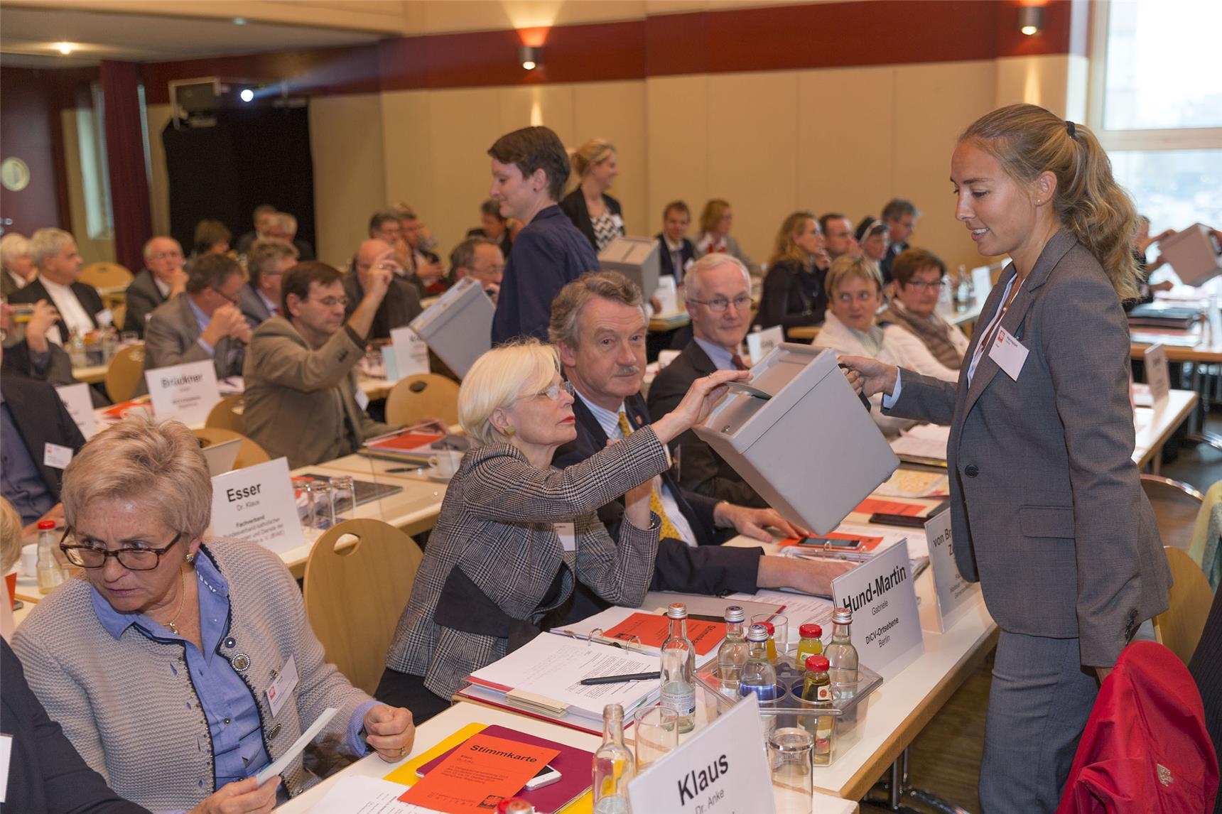 Wahl bei der Delegiertenversammlung des Deutschen Caritasverbandes 2015 in Regensburg (Moosburger/DCV)
