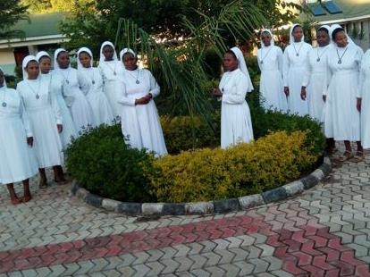 Eindrücke vom Spendenprojekt in Tansania - 002 - mehrere Schwestern INT (Pallottinerinnen Tansania-Siuyu Schulprojekt)