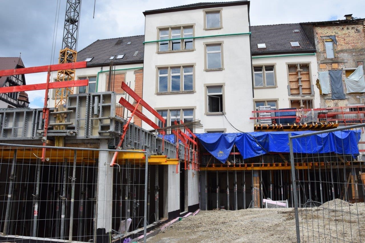 Blick auf Hauptgebäude und Anbau Tagespflege (Caritas-Altenhilfe für die Region Konstanz)