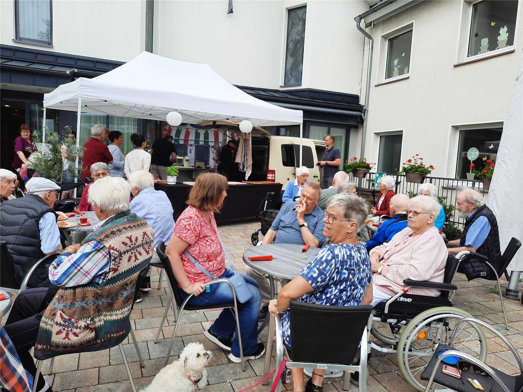 Bella Italia im St. Engelbert Quartier zum Sommerfest (Caritas Brilon / Engelbert)