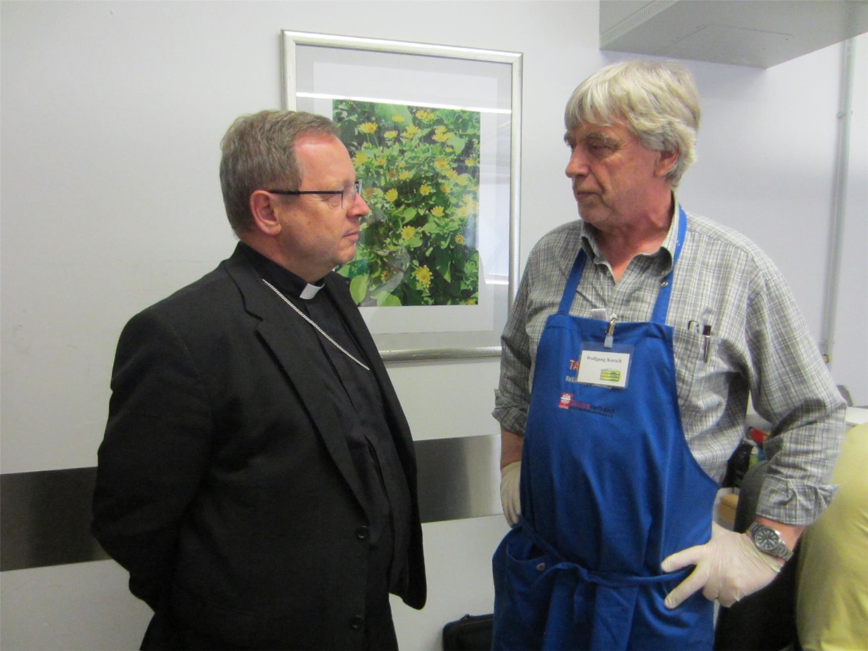Bischof Georg Bätzing besucht Tafel Rheingau/Caritas (Verena Mikolajewski)