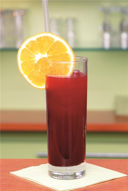 Das Bild zeigt den Cocktail Red Nose 