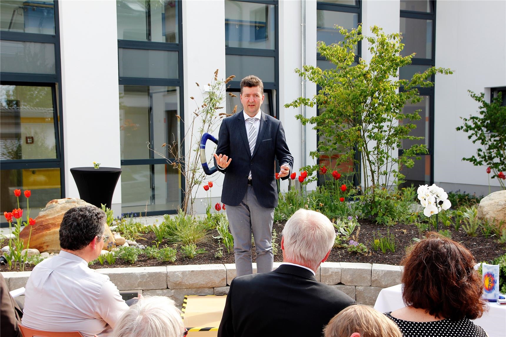 Augsburgs Dritter Bürgermeister Dr. Stefan Kiefer lobte das Projekt als „ein wunderbares Wohnvorhaben“.  (Bernhard Gattner)