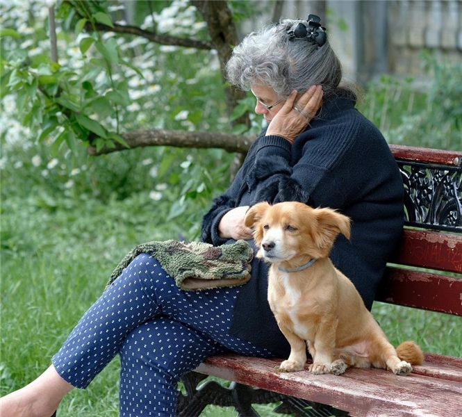 Eine Frau, die schon viele Jahre gelebt hat.