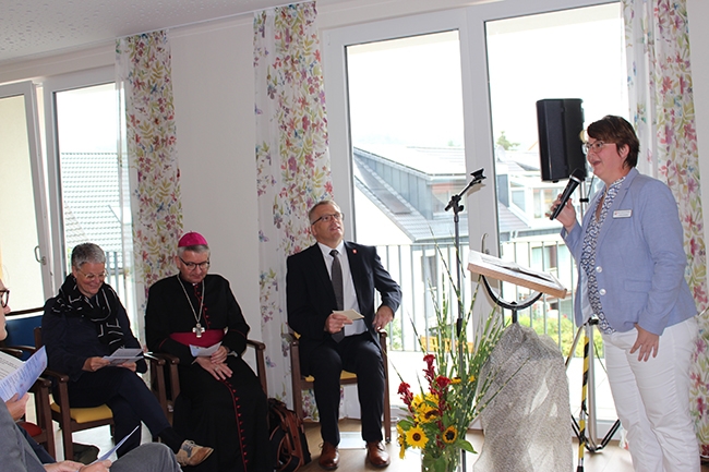 Ulrike Schaider, Leiterin der Einrichtung begrüßte die Gäste (Caritasverband Darmstadt e. V.)