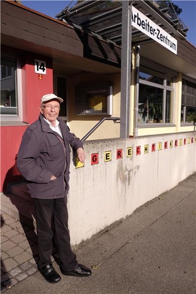 Paul Schobel vor dem Arbeiterzentrum in Böblingen