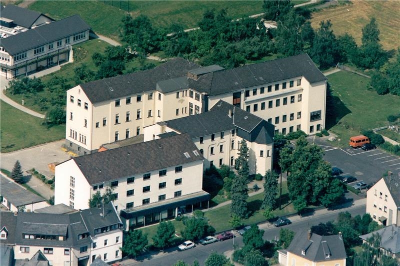 Das Caritas-Zentrum St. Nikolaus in Mendig wird am 1. März in der Trägerschaft des Caritasverbandes für die Diözese Trier e.V. gegründet. Das ehemalige Mendiger Krankenhaus wird damit einer neue 