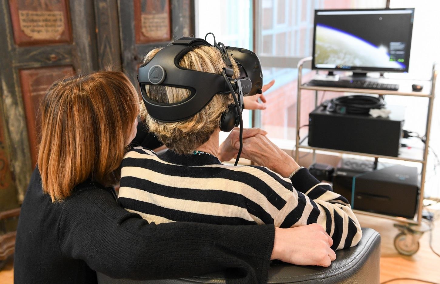 Digitale Betreuung im Alternzentrum St.Maternus durch Virtual Reality Brille 