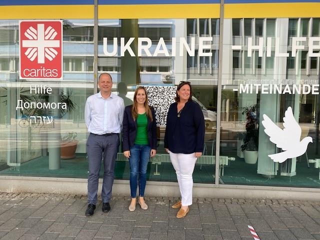 Astrid Wallmann besucht Ukraine-Hilfezentrum