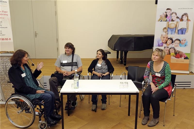 In Diskussionsrunden wurde über das Thema Elternschaft mit Behinderung offen gesprochen. Betroffene schilderten ihre Erfahrungen. (Peter Ferstl, Stadt Regensburg)
