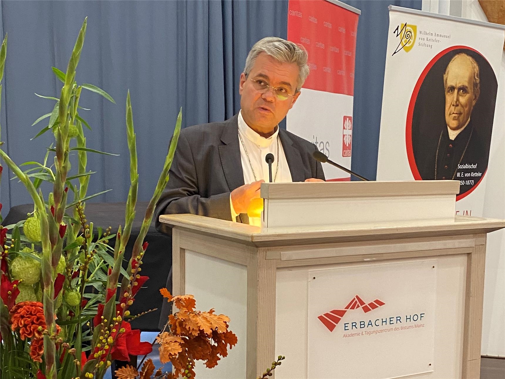 Preisverleihung Ketteler-Preis 2020 - 004 - Grußwort Weihbischof (Foto: DiCV Mainz e.V.)
