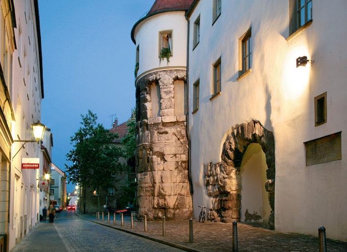 Porta Praetoria Teil des einstigen Römer Kastells ( © Regensburg Tourismus GmbH)