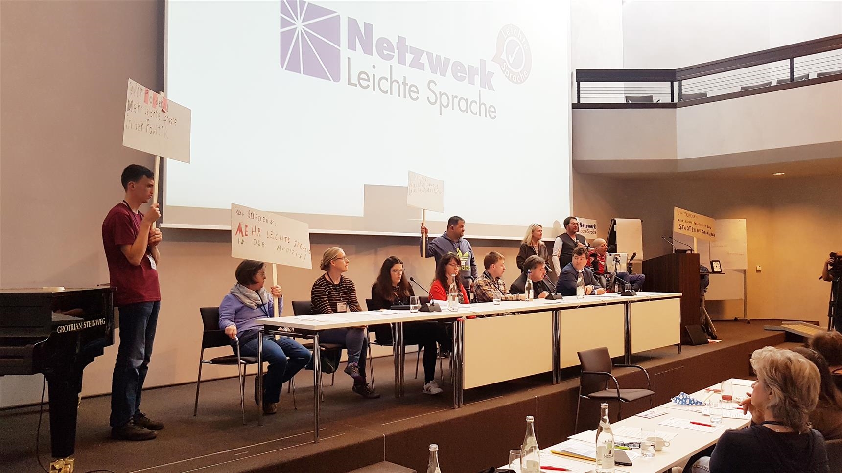 Netzwerk Leichte Sprache Treffen in Augsburg - 1 (Bernhard Gattner)