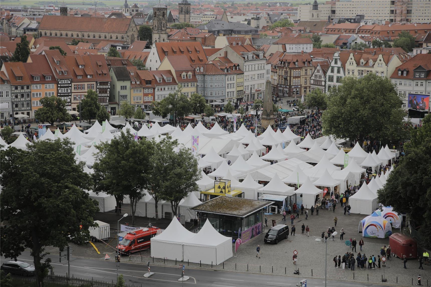 Stände auf dem Erfurter Domplatz (Ralf Gerard)